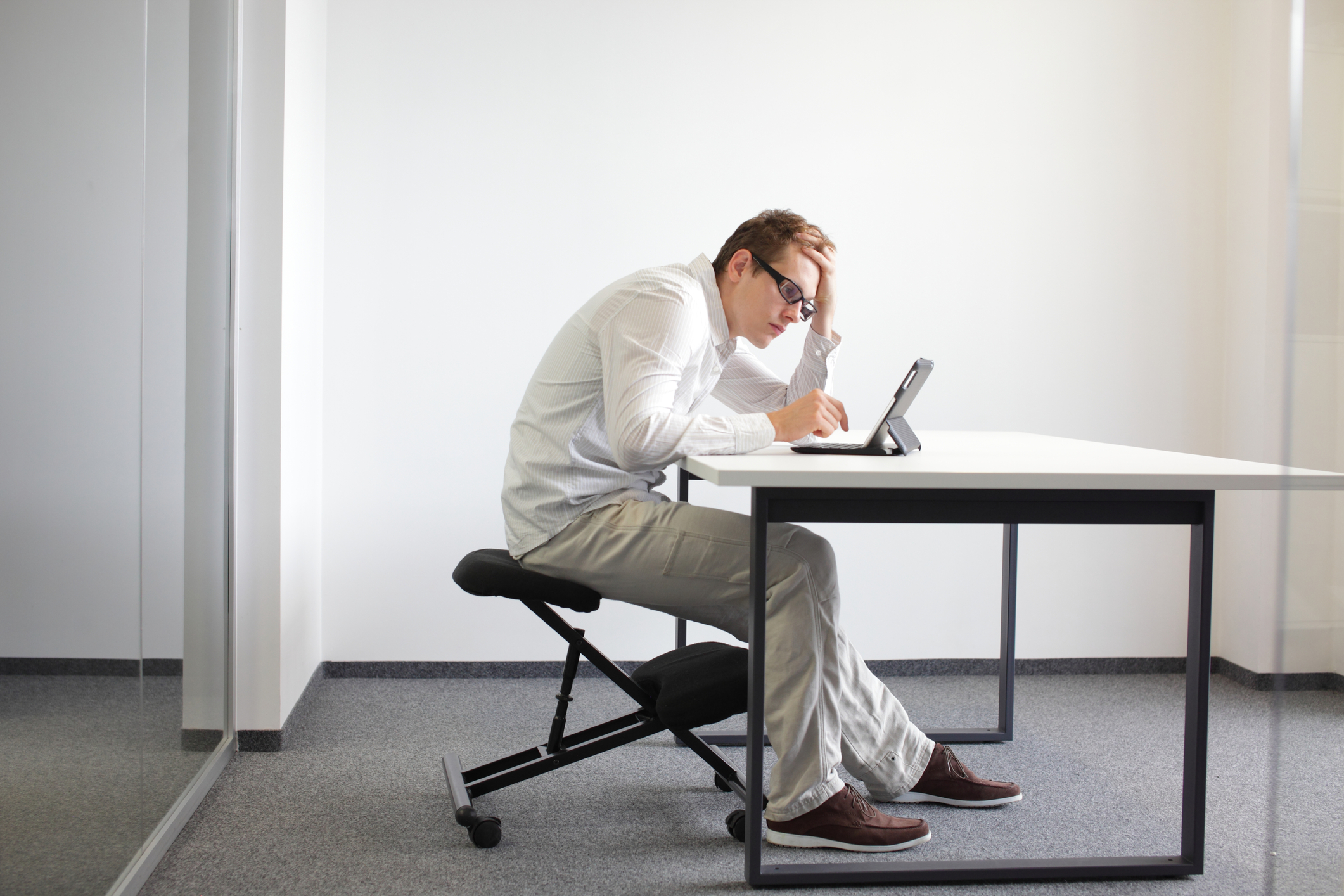 Posture 101: What it looks like - Xdesk Blog